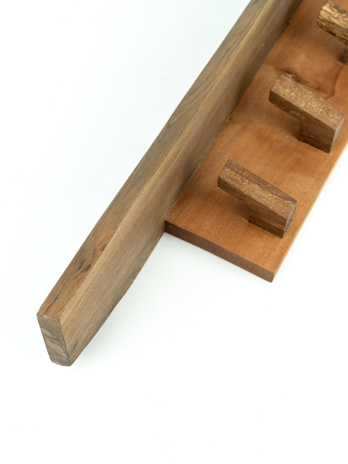 Perchero y Repisa Cruzada L