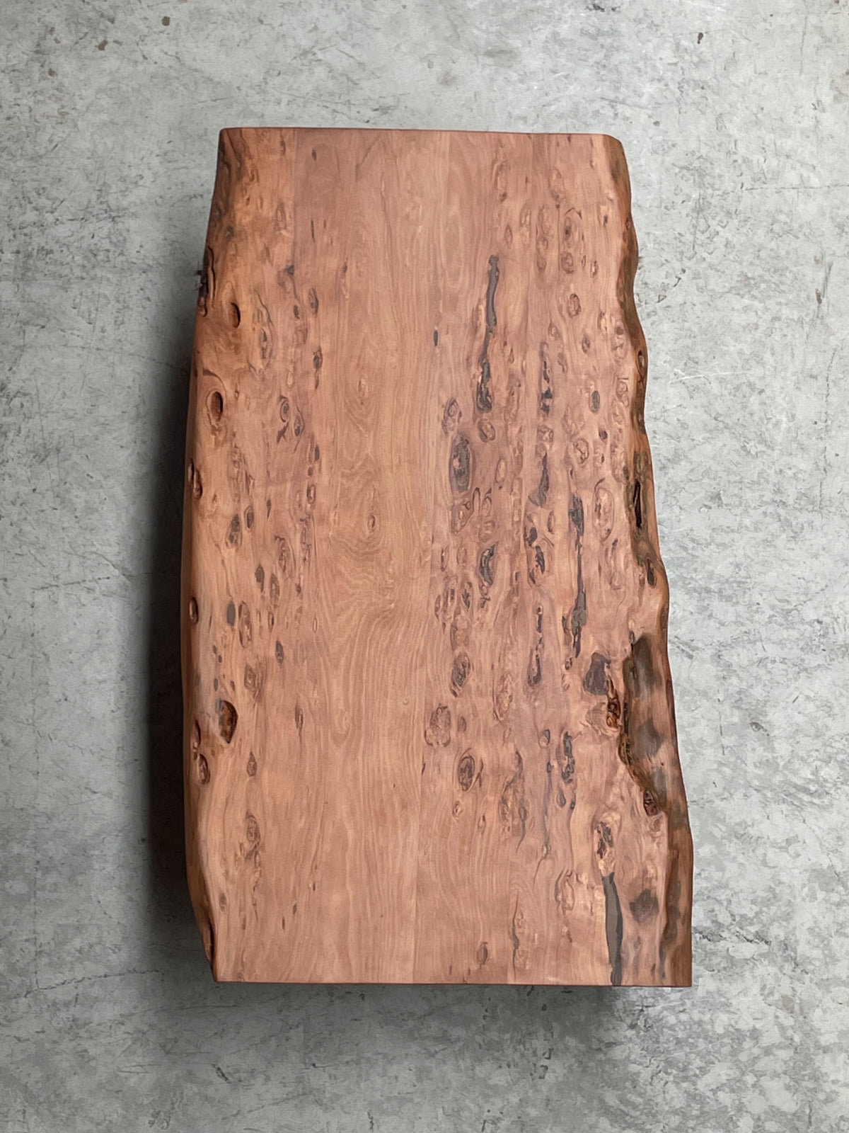 Mañío Tabletop 124x65cm /3D Modeling