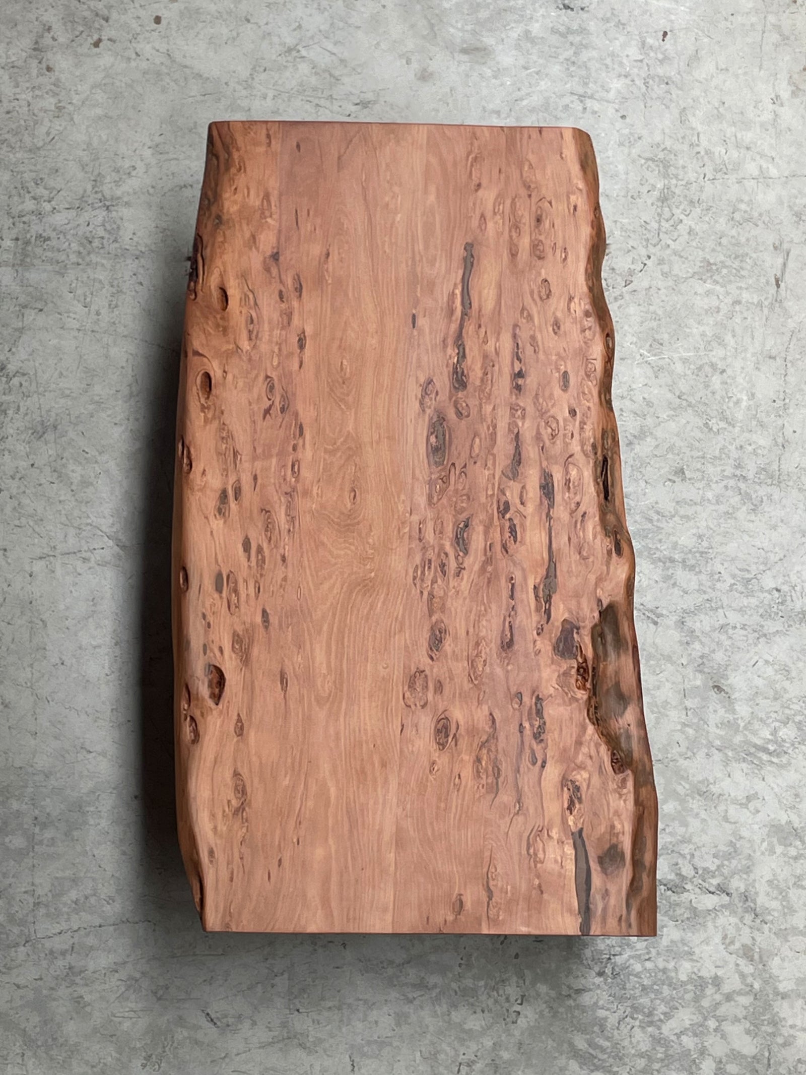 Mañío Tabletop 124x65cm /3D Modeling